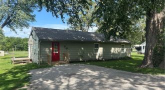 Homes for Sale in Dearborn, MO 64439 | 10  Platte Street