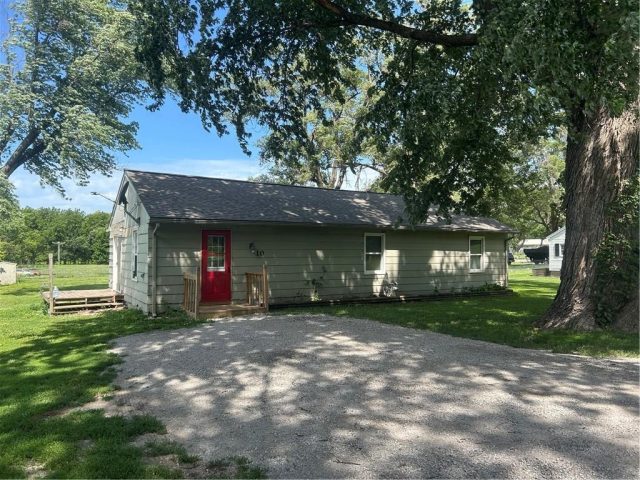 Homes for Sale in Dearborn, MO 64439 | 10  Platte Street