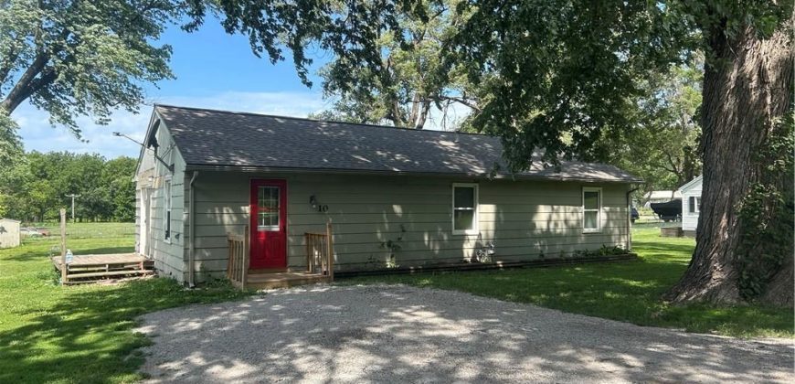 Homes for Sale in Dearborn, MO 64439 | 10  Platte Street