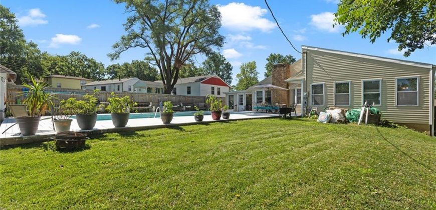 Homes for Sale in Gladstone, MO 64118 | 202 NW 65th Street