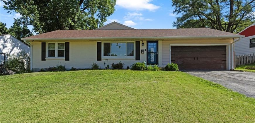 Homes for Sale in Gladstone, MO 64118 | 202 NW 65th Street