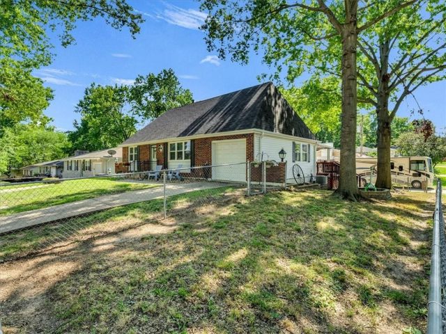 Homes for Sale in Kansas City, MO 64119 | 5728 N DENVER Avenue