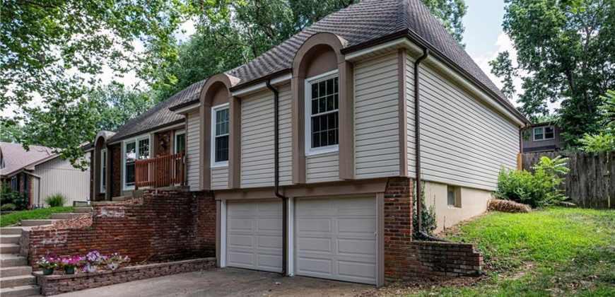Homes for Sale in Kansas City, MO 64151 | 8005 N London Drive