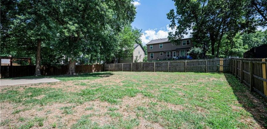 Homes for Sale in Kansas City, MO 64151 | 8005 N London Drive