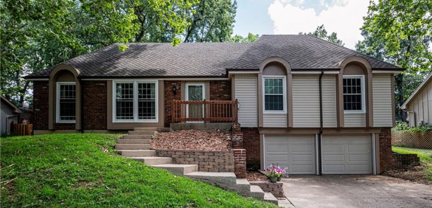 Homes for Sale in Kansas City, MO 64151 | 8005 N London Drive