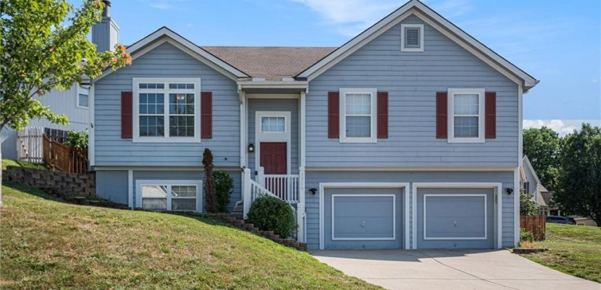 Homes for Sale in Kansas City, MO 64118 | 1316 NW 74th Terrace
