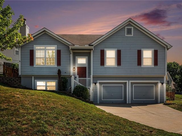 Homes for Sale in Kansas City, MO 64118 | 1316 NW 74th Terrace