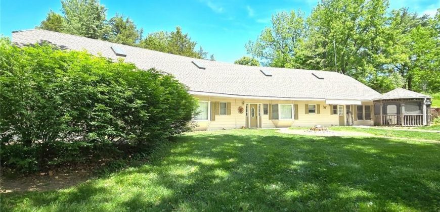 Homes for Sale in Liberty, MO 64068 | 2101  Hillview Road