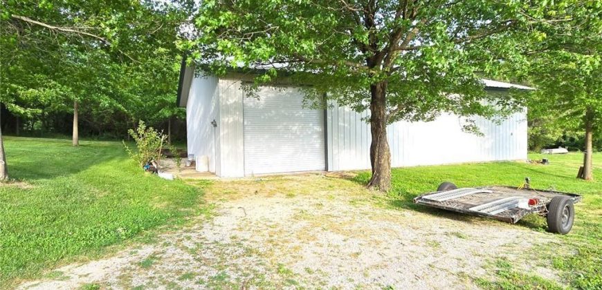 Homes for Sale in Liberty, MO 64068 | 2101  Hillview Road