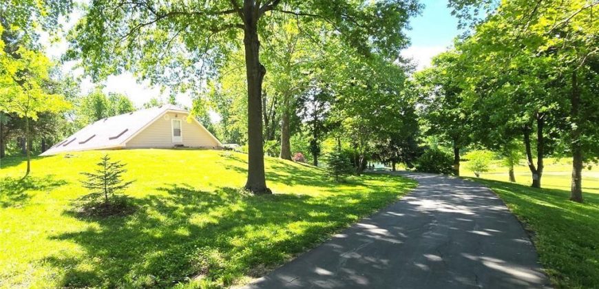 Homes for Sale in Liberty, MO 64068 | 2101  Hillview Road