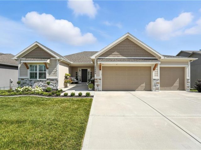 Homes for Sale in Parkville, MO 64152 | 13800 NW 74th Street