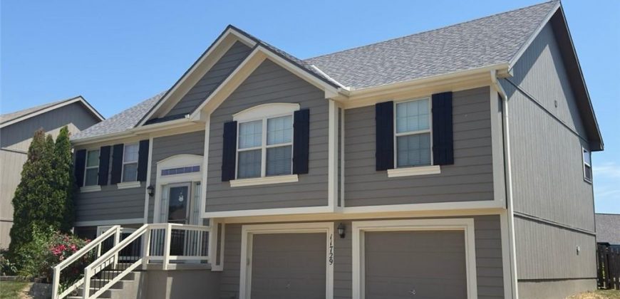 Homes for Sale in Kansas City, MO 64157 | 11729 N Farley Avenue