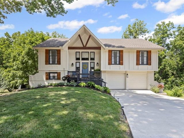 Homes for Sale in Kansas City, MO 64118 | 1900 NE 80th Street
