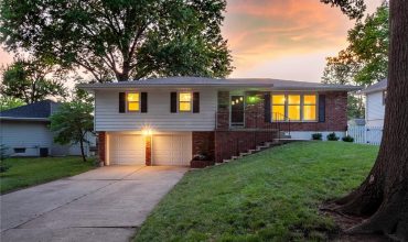 Homes for Sale in Gladstone, MO 64119 | 6714 N Bales Avenue