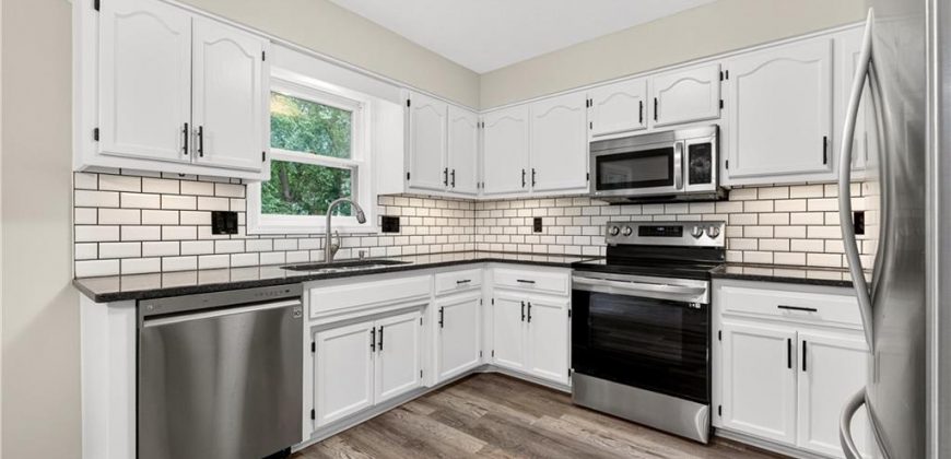 Homes for Sale in Kansas City, MO 64152 | 7801 NW SEYMOUR Court