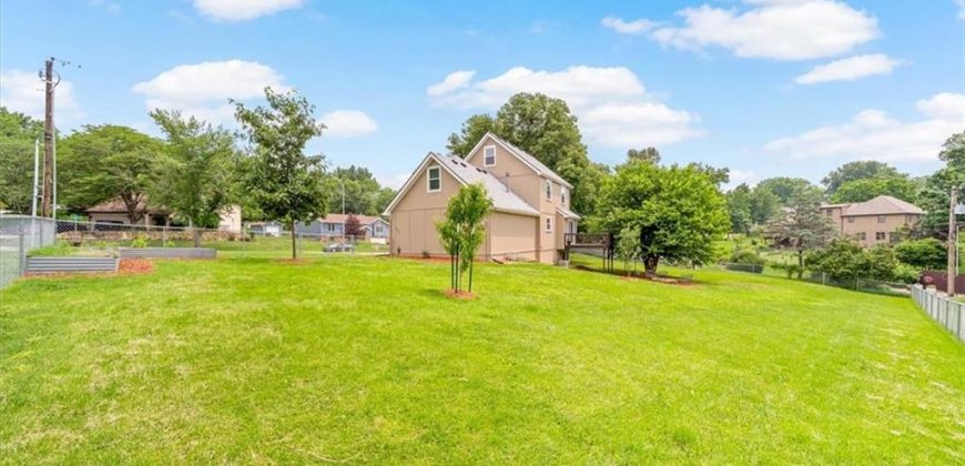Homes for Sale in Kansas City, MO 64151 | 5521 N Mayview Avenue