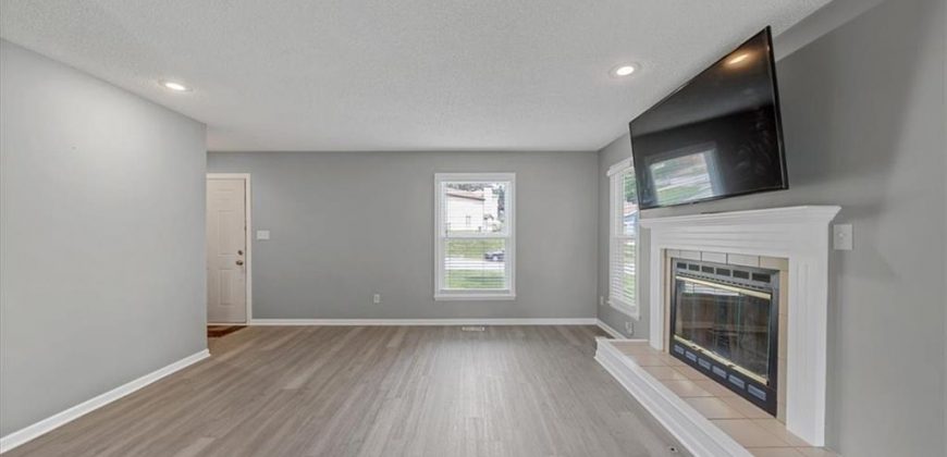 Homes for Sale in Kansas City, MO 64151 | 5521 N Mayview Avenue