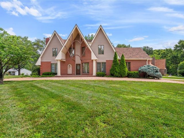 Homes for Sale in Kearney, MO 64060 | 1001 S Jefferson Street