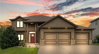 Homes for Sale in Kansas City, MO 64151 | 6327 N Britt Avenue