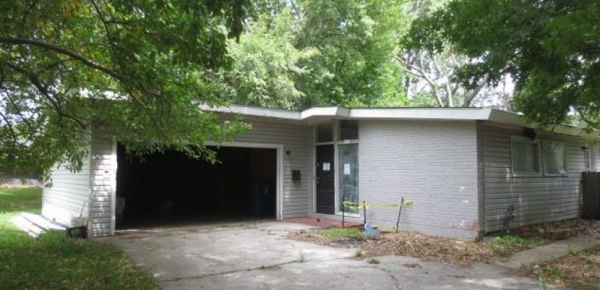 Homes for Sale in Gladstone, MO 64118 | 1206 NE 67th Street