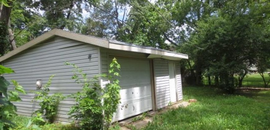 Homes for Sale in Gladstone, MO 64118 | 1206 NE 67th Street