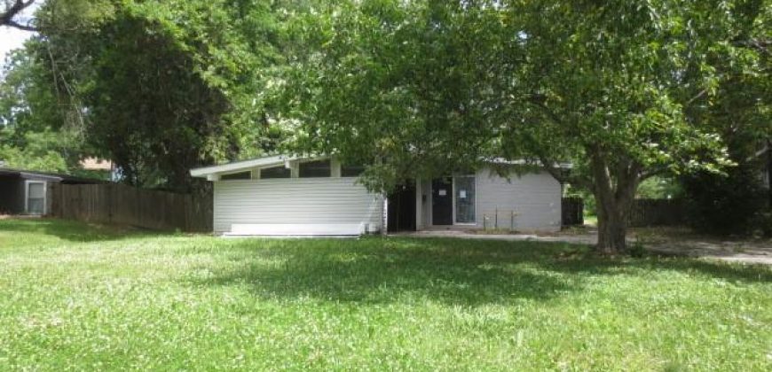 Homes for Sale in Gladstone, MO 64118 | 1206 NE 67th Street