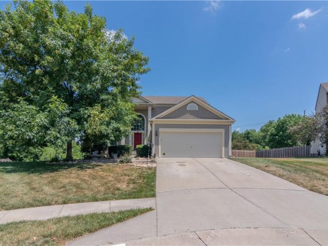 Homes for Sale in Kansas City, MO 64119 | 7911 N POPLAR Court