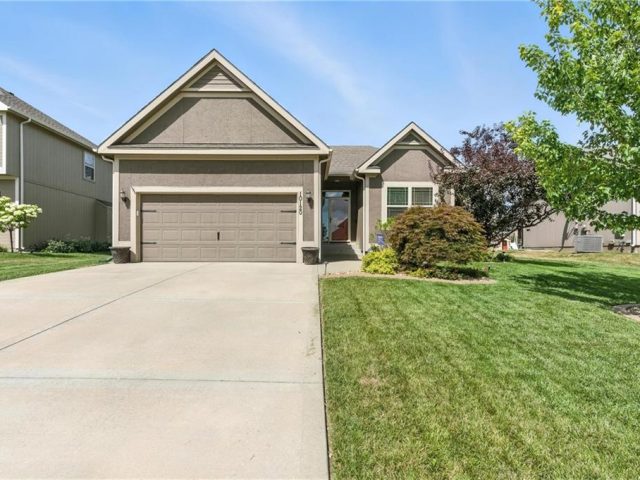 Homes for Sale in Kansas City, MO 64157 | 10120 N McKinley Avenue