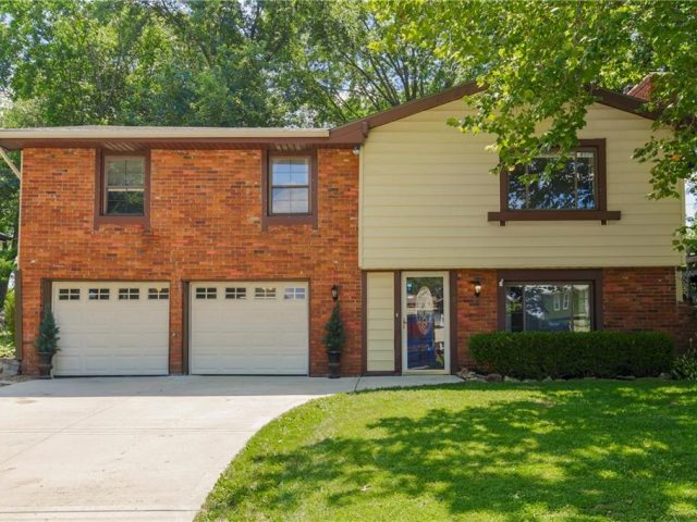 Homes for Sale in Kansas City, MO 64118 | 1605 NW 66th Street