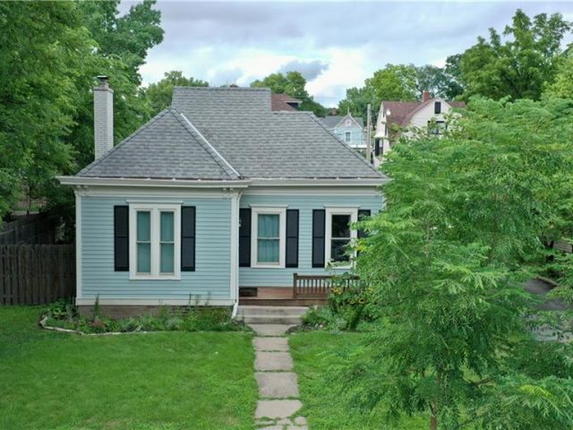 Homes for Sale in Liberty, MO 64068 | 334 W Kansas Street