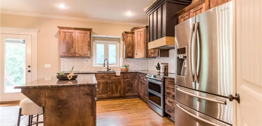 Homes for Sale in Liberty, MO 64068 | 1521  Duncan Drive