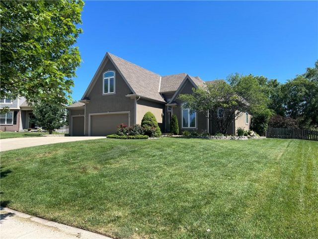 Homes for Sale in Kansas City, MO 64156 | 9515 N Askew Avenue