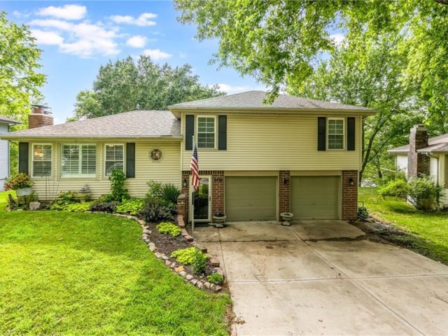 Homes for Sale in Parkville, MO 64152 | 5710 NW High Hill Street
