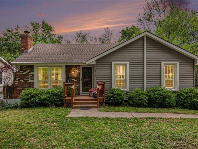 Homes for Sale in Kansas City, MO 64118 | 8009 N Brooklyn Avenue