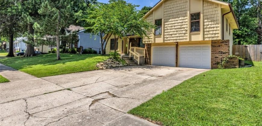 Homes for Sale in Liberty, MO 64068 | 1110  Canterbury Lane