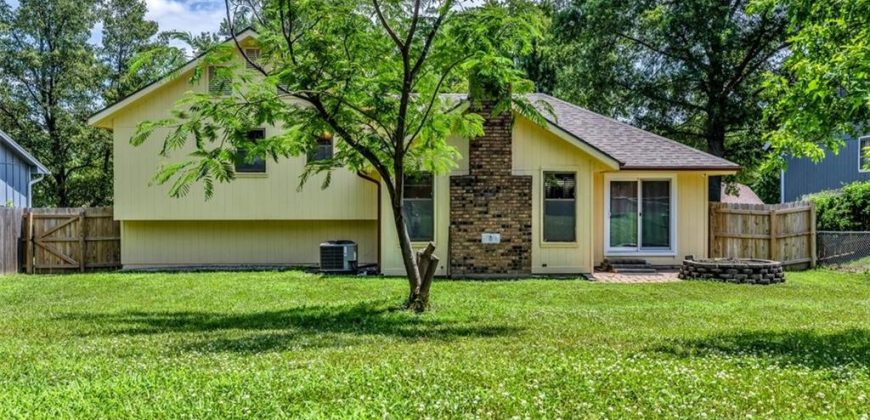 Homes for Sale in Liberty, MO 64068 | 1110  Canterbury Lane
