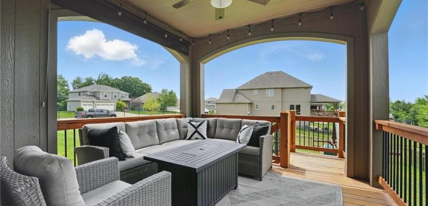 Homes for Sale in Parkville, MO 64152 | 14445  Thousand Oaks Place