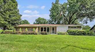 Homes for Sale in Kansas City, MO 64152 | 5919 N ADRIAN Terrace