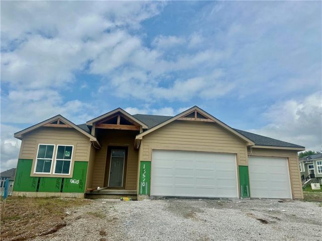 Homes for Sale in Parkville, MO 64152 | 13670 NW 71st Street