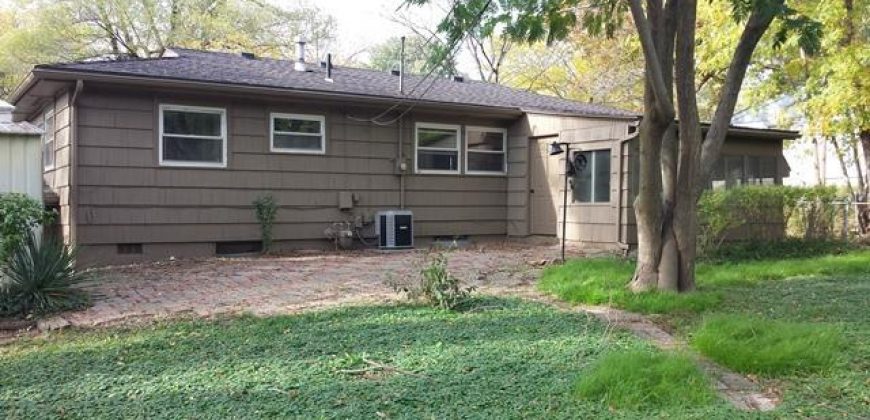 Homes for Sale in Gladstone, MO 64118 | 6103 N Forest Avenue