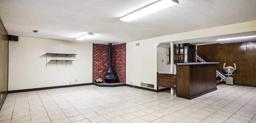 Homes for Sale in Kansas City, MO 64155 | 9012 N Oak Trafficway