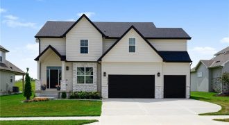Homes for Sale in Kansas City, MO 64157 | 10518 N Hawthorne Avenue
