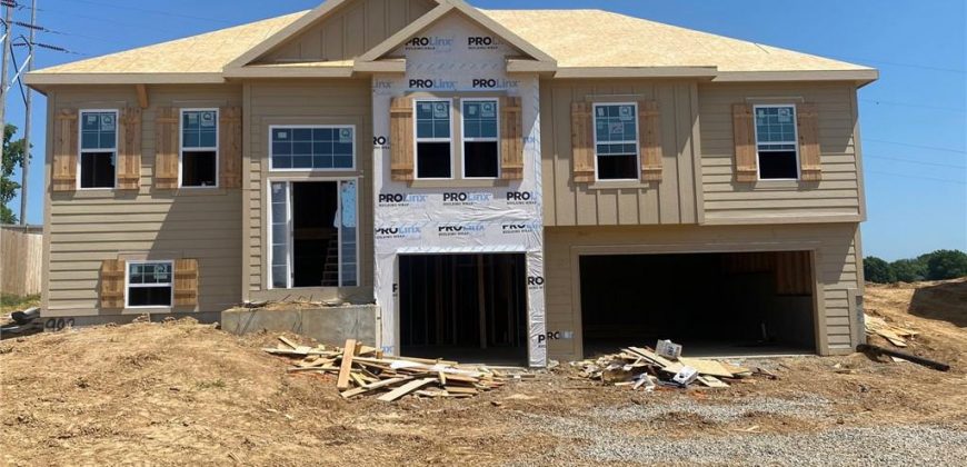 Homes for Sale in Liberty, MO 64068 | 988  Poplar Lane
