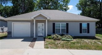 Homes for Sale in Gladstone, MO 64118 | 856 NE 66th Street