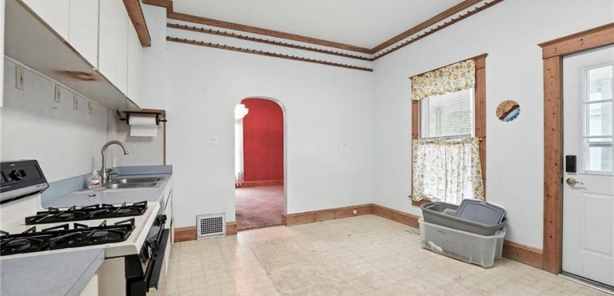 Homes for Sale in Liberty, MO 64068 | 216 S MISSOURI Street