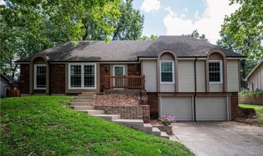 Homes for Sale in Kansas City, MO 64151 | 8005 N London Drive