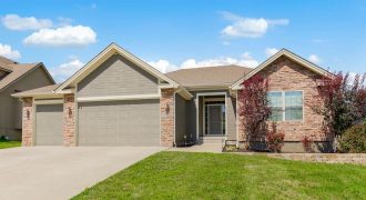 Homes for Sale in Smithville, MO 64089 | 18406  Rock Ridge North
