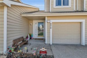 8218-NW-Bradford-Court-mls-2539269-image-1