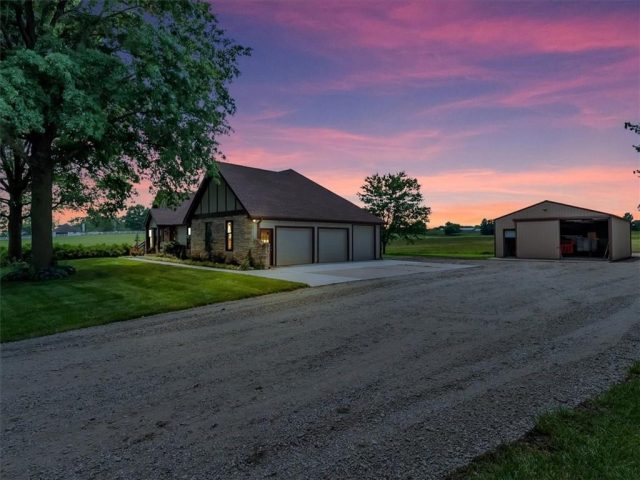 Homes for Sale in Kearney, MO 64060 | 12806  33 Highway
