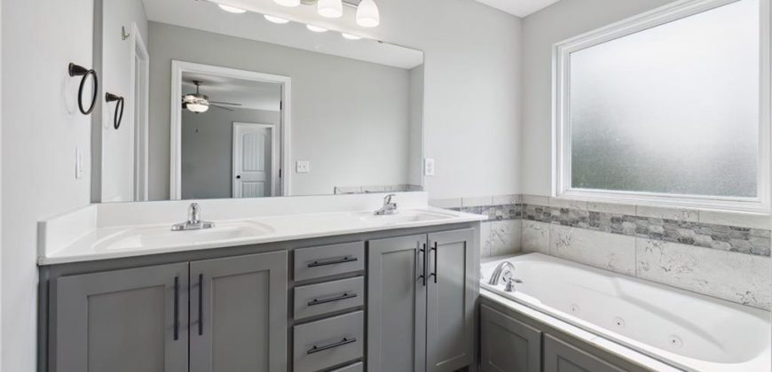 Homes for Sale in Kansas City, MO 64157 | 11704 N LAUREL Avenue